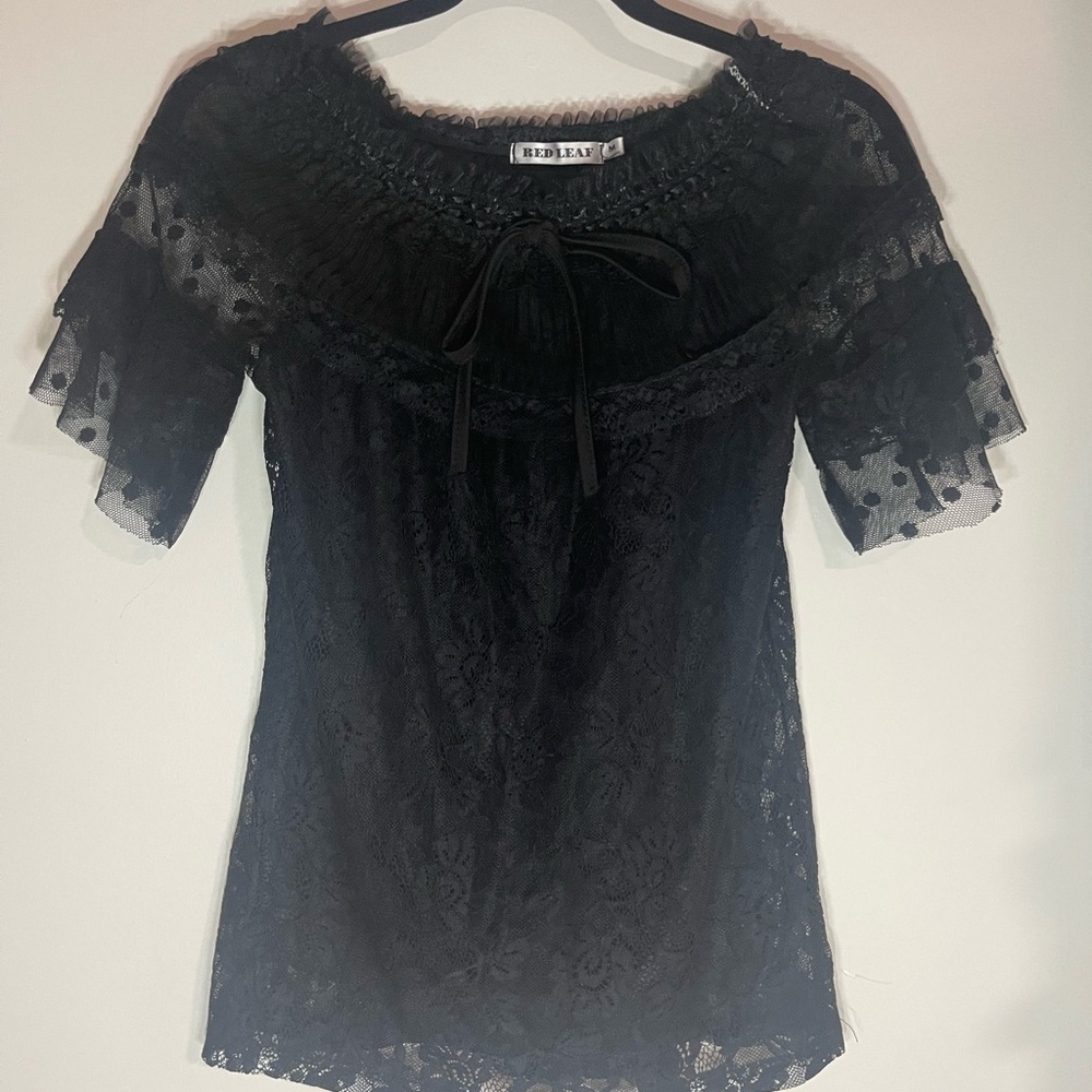 Elegant Black Lace Blouse with Bow Detail - Picture 3 of 6